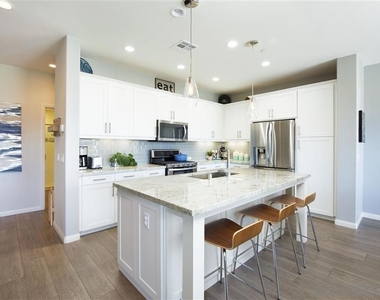16307 Veridian Circle - Photo Thumbnail 4