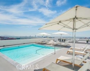 838 N Doheny Drive - Photo Thumbnail 9