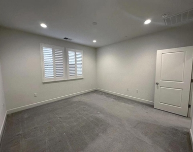 33411 Madelyn Terrace - Photo Thumbnail 12