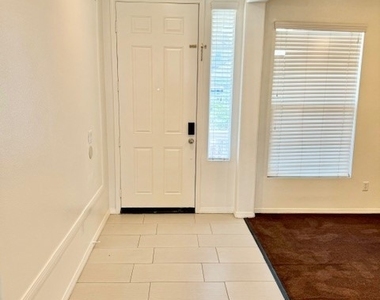 1562 Chesire Drive - Photo Thumbnail 5