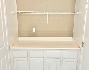 1562 Chesire Drive - Photo Thumbnail 30