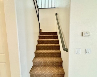 1562 Chesire Drive - Photo Thumbnail 11