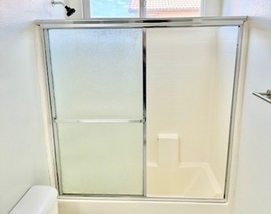 1562 Chesire Drive - Photo Thumbnail 53