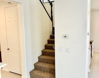 1562 Chesire Drive - Photo Thumbnail 12