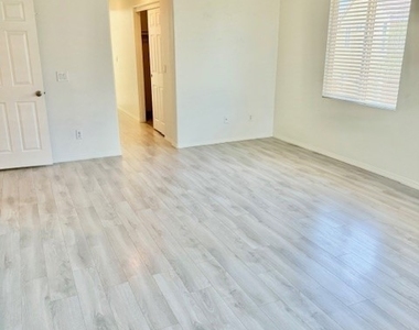 1562 Chesire Drive - Photo Thumbnail 40