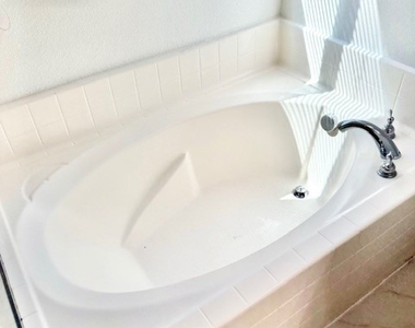 1562 Chesire Drive - Photo Thumbnail 48