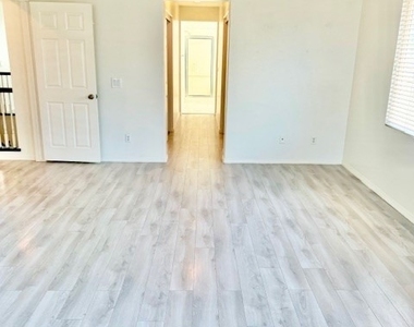 1562 Chesire Drive - Photo Thumbnail 41