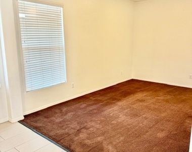 1562 Chesire Drive - Photo Thumbnail 6