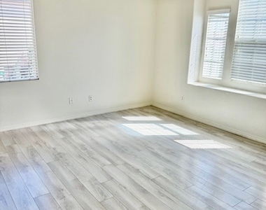 1562 Chesire Drive - Photo Thumbnail 50