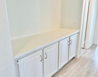 1562 Chesire Drive - Photo Thumbnail 35