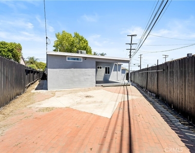 7629 Arcola - Photo Thumbnail 10