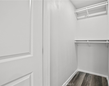 22737 Rodax - Photo Thumbnail 22