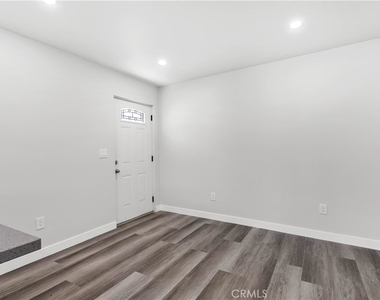 22737 Rodax - Photo Thumbnail 2