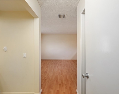 11251 Frankmont Court - Photo Thumbnail 17