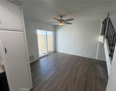 1341 Cameo Lane - Photo Thumbnail 5
