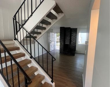 1341 Cameo Lane - Photo Thumbnail 3