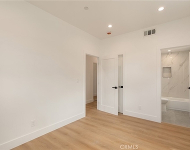 2843 Folsom - Photo Thumbnail 10