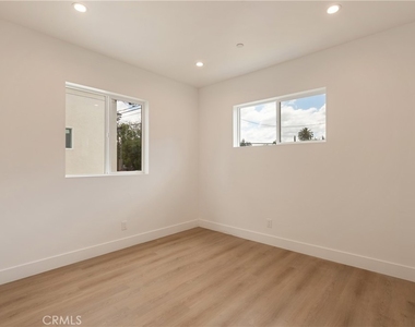 2843 Folsom - Photo Thumbnail 26