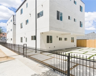 2843 Folsom - Photo Thumbnail 5