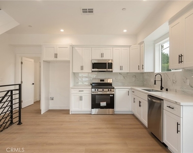 2843 Folsom - Photo Thumbnail 20