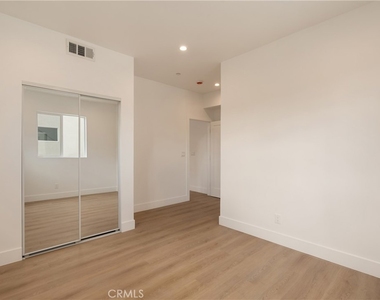 2843 Folsom - Photo Thumbnail 27