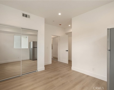 2843 Folsom - Photo Thumbnail 15