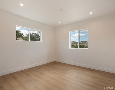 2843 Folsom - Photo Thumbnail 34