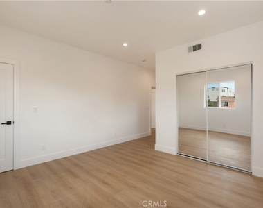 2843 Folsom - Photo Thumbnail 35
