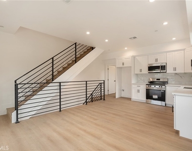 2843 Folsom - Photo Thumbnail 23