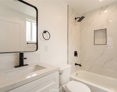 2843 Folsom - Photo Thumbnail 11