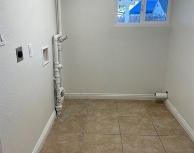 835 E Nocta - Photo Thumbnail 6
