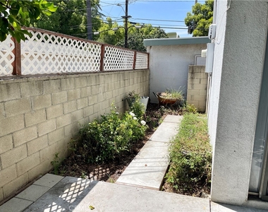 2064 Evergreen Street - Photo Thumbnail 16