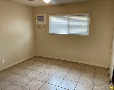 2064 Evergreen Street - Photo Thumbnail 9