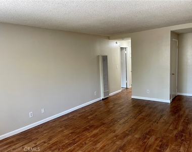 2064 Evergreen Street - Photo Thumbnail 3