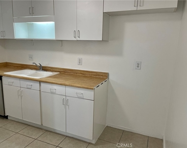 2064 Evergreen Street - Photo Thumbnail 4