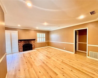 139 N Vecino - Photo Thumbnail 2