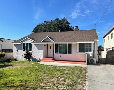 6013 N Walnut Grove - Photo Thumbnail 1