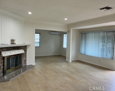 6013 N Walnut Grove - Photo Thumbnail 13