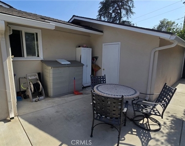 1018 La Presa Drive - Photo Thumbnail 3