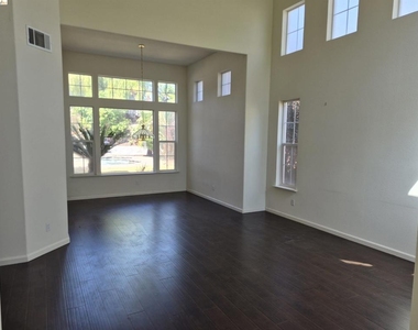 4016 Caldera Way - Photo Thumbnail 6