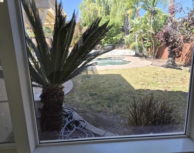 4016 Caldera Way - Photo Thumbnail 3