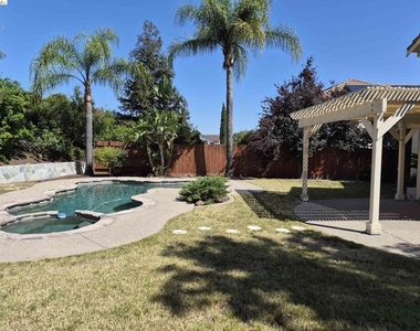 4016 Caldera Way - Photo Thumbnail 4