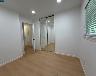 397 Ann Ct - Photo Thumbnail 11