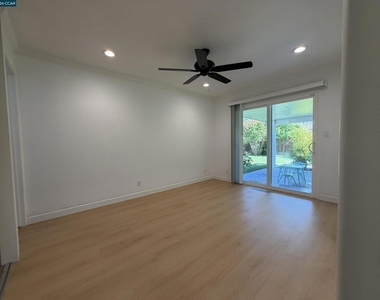 397 Ann Ct - Photo Thumbnail 5