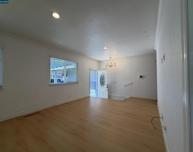 397 Ann Ct - Photo Thumbnail 12