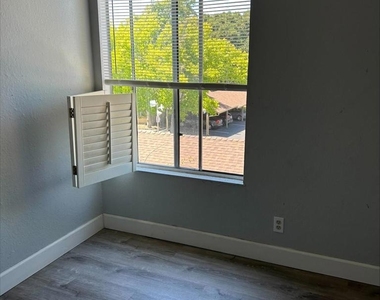 5313 Ridgeview Cir - Photo Thumbnail 6
