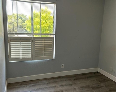 5313 Ridgeview Cir - Photo Thumbnail 5
