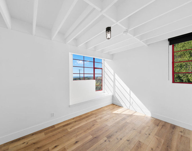 29235 Heathercliff Road - Photo Thumbnail 7
