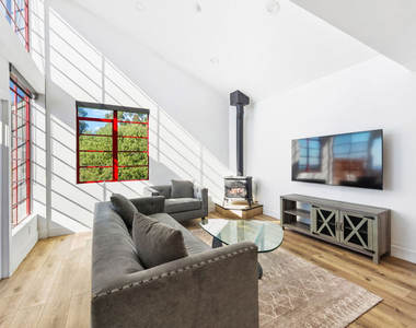 29235 Heathercliff Road - Photo Thumbnail 18