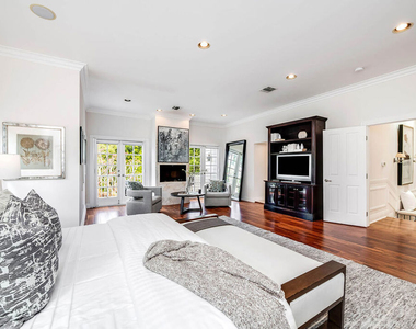 547 Loring Avenue - Photo Thumbnail 12